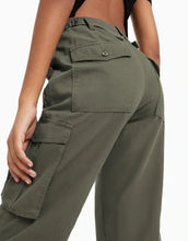 Load image into Gallery viewer, Green Cargo Pants Women
