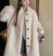 Load image into Gallery viewer, Long Fur Coat
